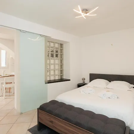 Appartement Immogroom - à 2 Pas Du Port