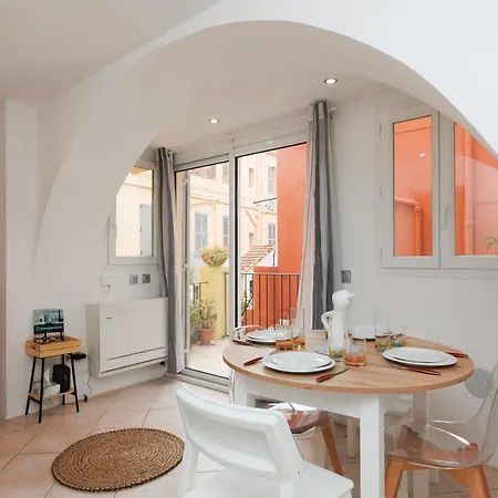 Upstays Port Terrace 35m * Cannes